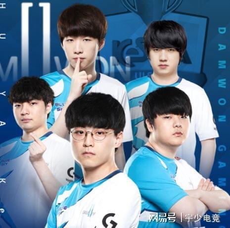 卢宁：守门员教练非常注重细节，他应该是准备了那次战术配合.