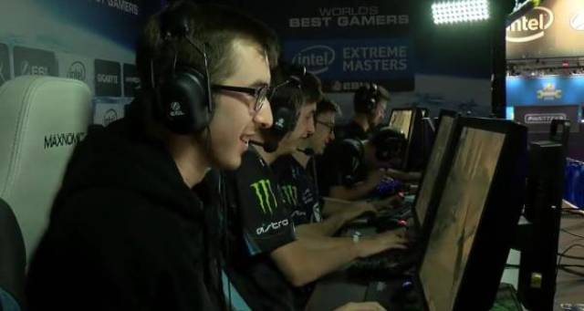 場上變化 場上變化