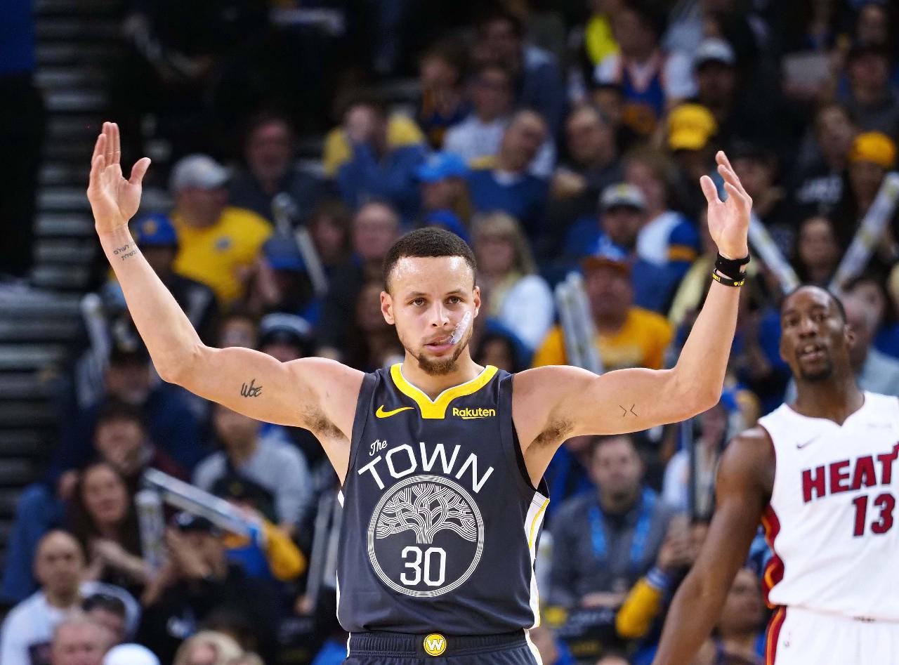 一个追求极 一个追求极